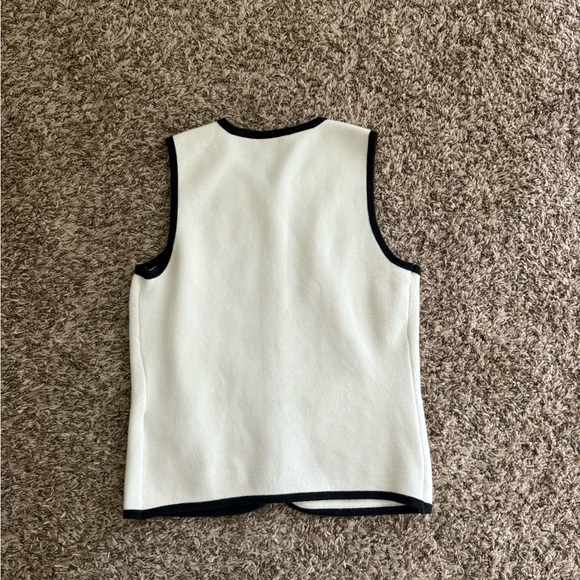 Abercrombie & Fitch Cream Vest with Black Trim - Picture 5 of 5
